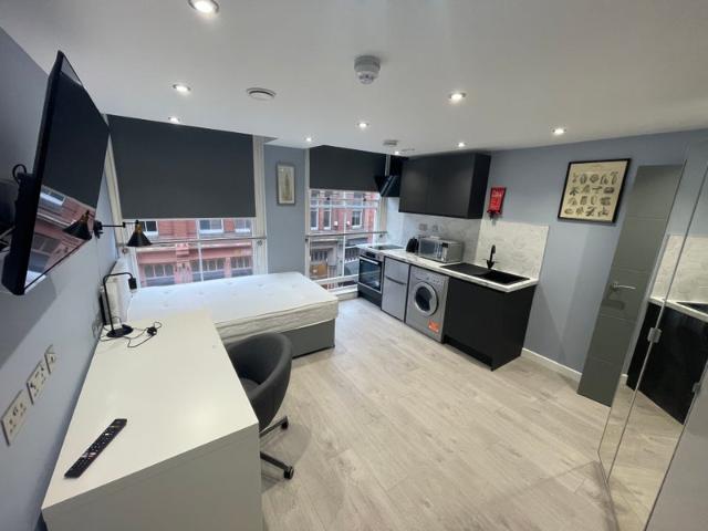 Studio for rent in St Ann's, Haddon