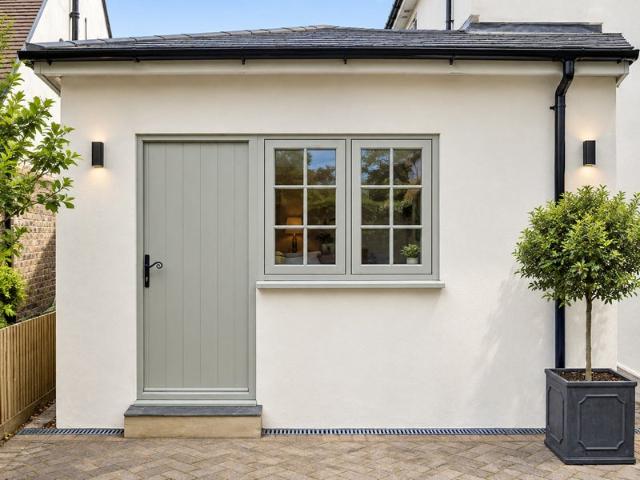 Studio for rent in Aldrington