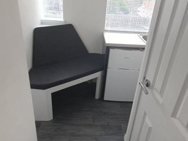 Studio for rent in Brackenfield, East Midlands