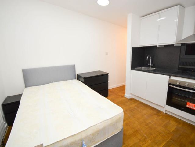 Studio for rent in Canning Town, Greater London