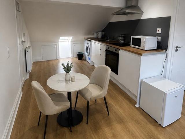 Studio for rent in Chapel End, Highams Park