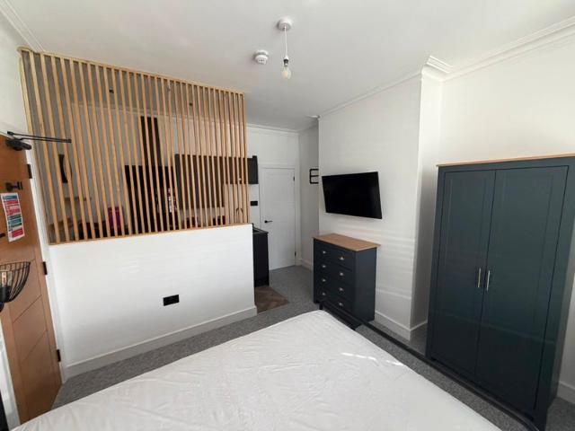 Studio for rent in Roselands, Eastbourne