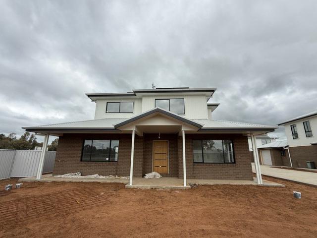 Townhouse for rent in Lockhart, New South Wales