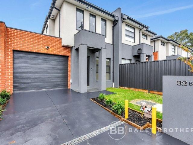 Townhouse for sale in Camerons Creek, Victoria