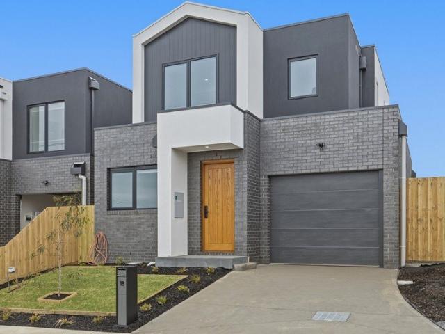 Townhouse for rent in Bayswater, Melbourne