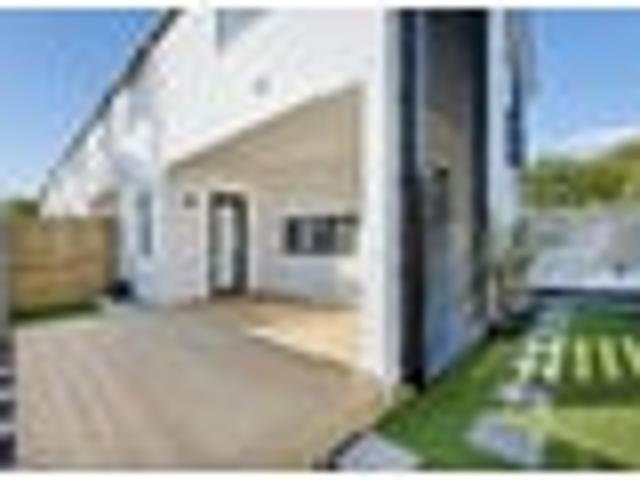 Townhouse for sale in Wairau Valley