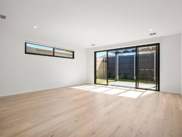 Townhouse for rent in Cheltenham, Melbourne
