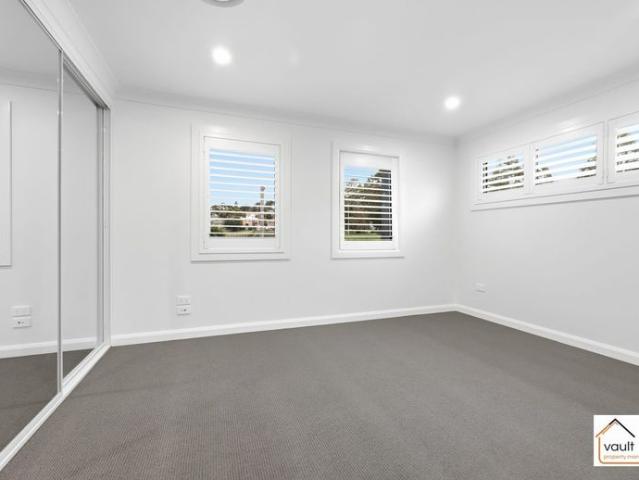 Townhouse for rent in Wollongong West, New South Wales