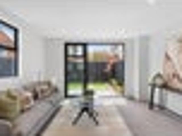 Townhouse for sale in Heathcote, Canterbury