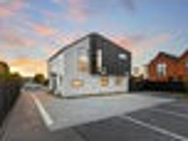 Townhouse for sale in Heathcote, Canterbury