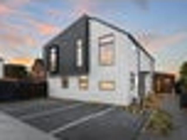 Townhouse for sale in Heathcote, Canterbury