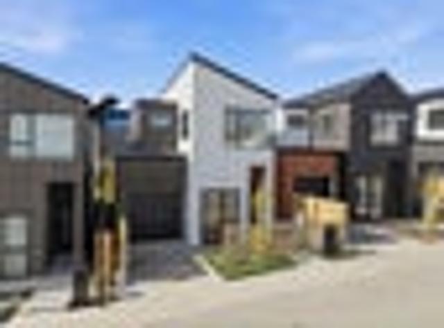Townhouse for sale in Whangaparaoa