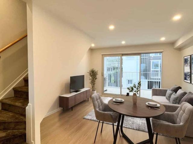 Townhouse for rent in Wairau Valley