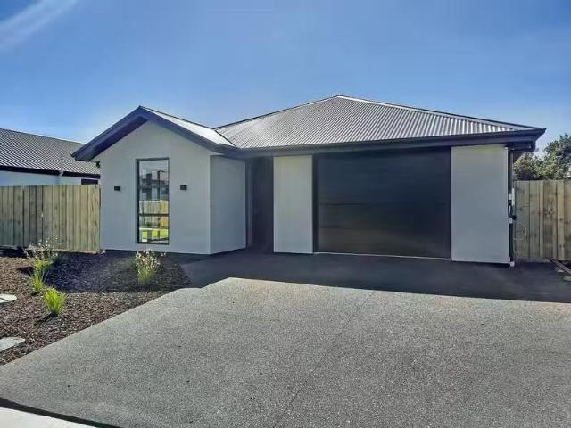House for rent in Chaslands, Canterbury