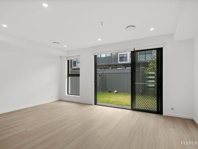 Townhouse for rent in Wollongong West, New South Wales