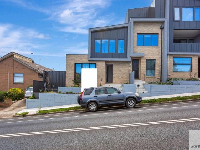 Townhouse for rent in Pascoe Vale, Melbourne