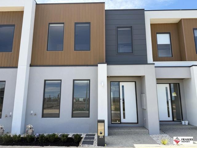 Townhouse for rent in Camerons Creek, Victoria