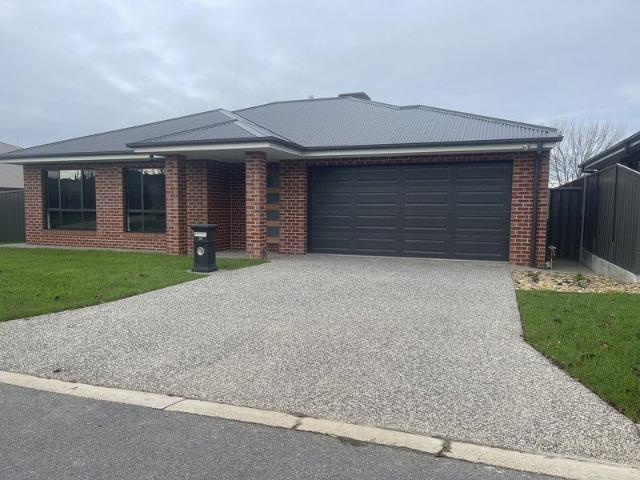 Townhouse for rent in Albury, New South Wales