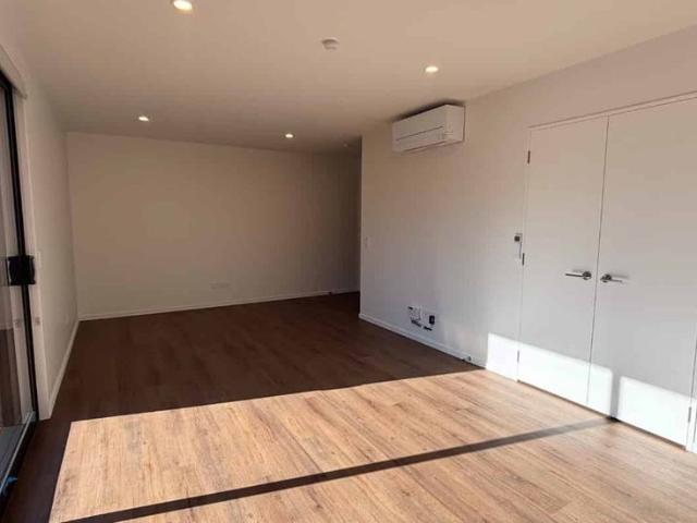 Townhouse for rent in Heathcote, Canterbury