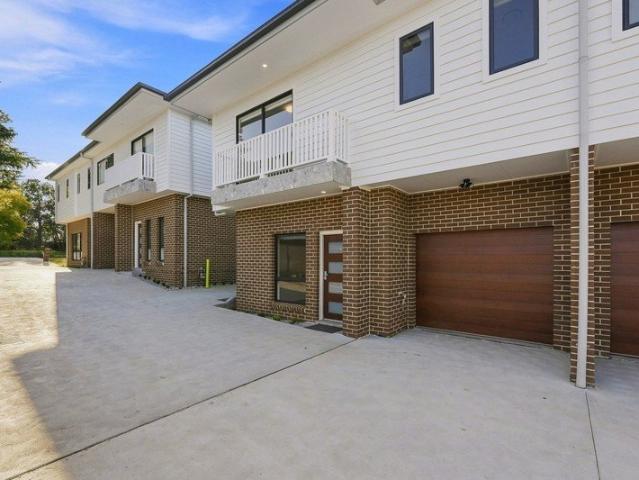 Townhouse for sale in Tahmoor, New South Wales