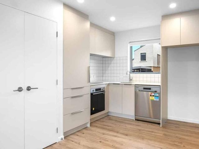 Townhouse for rent in Heathcote, Canterbury