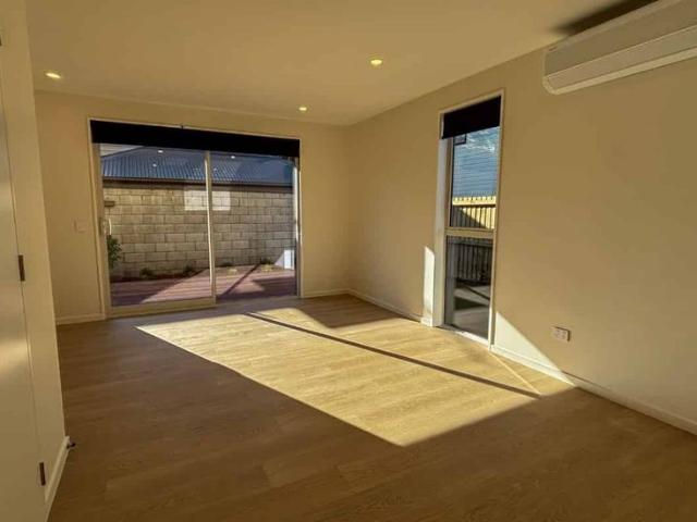 Townhouse for rent in Addington, Canterbury