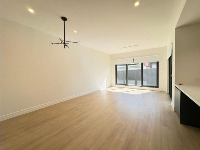 Townhouse for rent in Bentleigh East, Melbourne