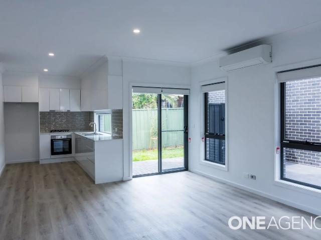 Townhouse for rent in Oak Flats, Shellharbour City Council