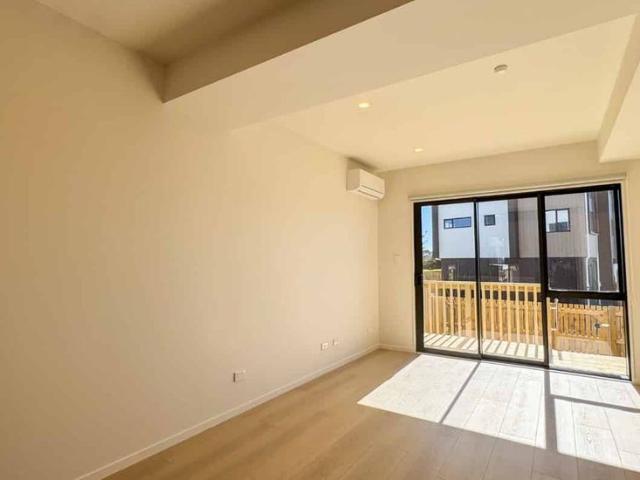 Townhouse for rent in Howick, Oroua County