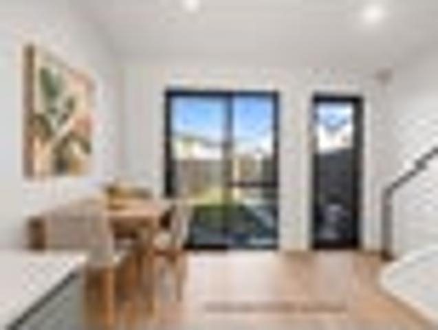Townhouse for sale in Scott Bay, Upper Harbour