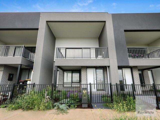 Townhouse for rent in Mount Atkinson, Melbourne