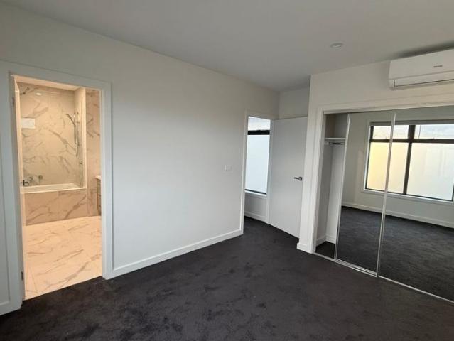 Townhouse for rent in Camerons Creek, Victoria