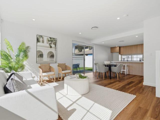 Townhouse for rent in Umina Beach, New South Wales