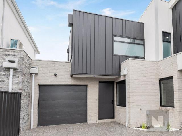 Townhouse for rent in Camerons Creek, Victoria