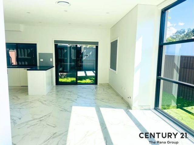 Townhouse for rent in Sydney, New South Wales