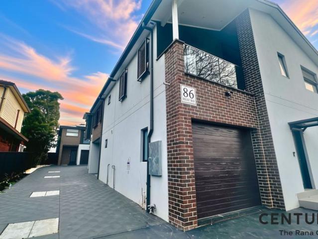 Townhouse for rent in Sydney, New South Wales