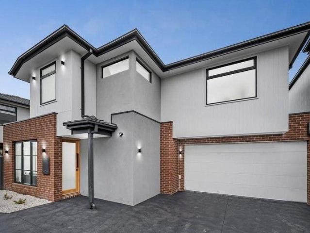 Townhouse for sale in Camerons Creek, Victoria
