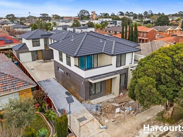 Townhouse for sale in Camerons Creek, Victoria
