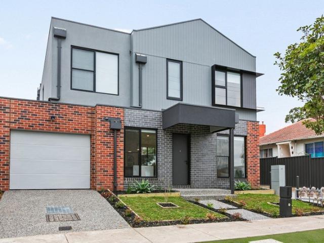 Townhouse for sale in Camerons Creek, Victoria