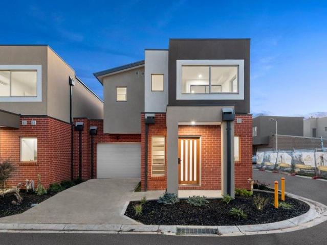 Townhouse for sale in Camerons Creek, Victoria