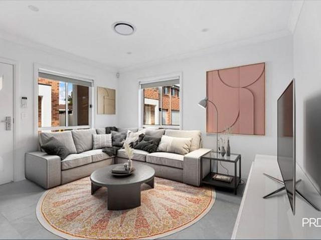Townhouse for rent in Sydney, New South Wales