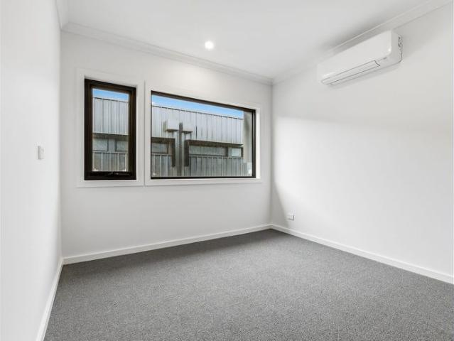 Townhouse for rent in Camerons Creek, Victoria