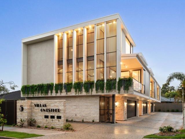 Villa for sale in Surfers Paradise, Gold Coast City