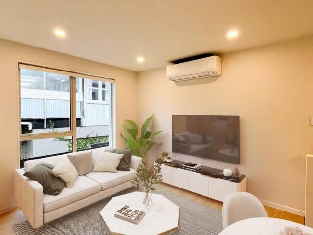 Townhouse for rent in Wairau Valley