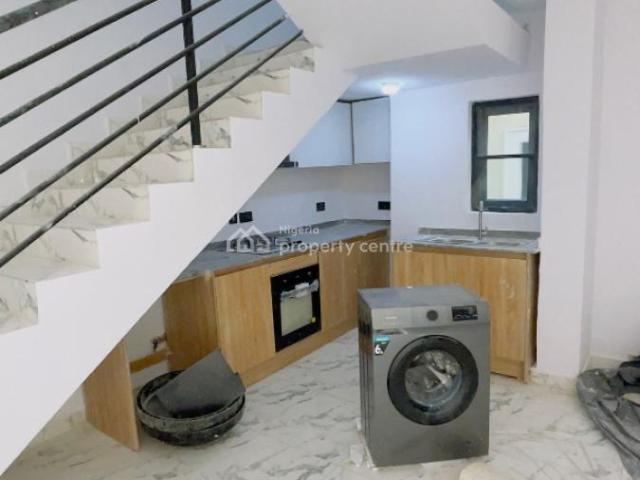 Flat for rent in Eti Osa, Lagos