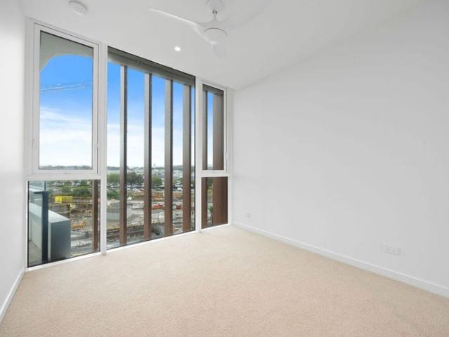 Apartment for rent in Biggera Waters, Gold Coast City