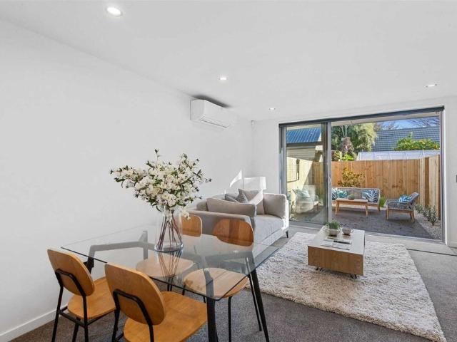 Townhouse for rent in Waltham, Linwood-Central-Heathcote Community