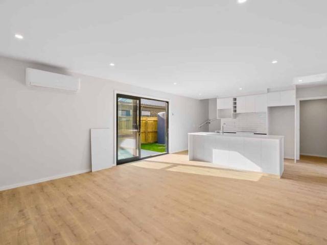 Townhouse for rent in Homedale, Lower Hutt