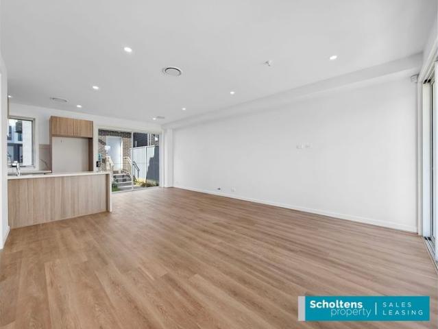 Townhouse for rent in Wollongong West, New South Wales