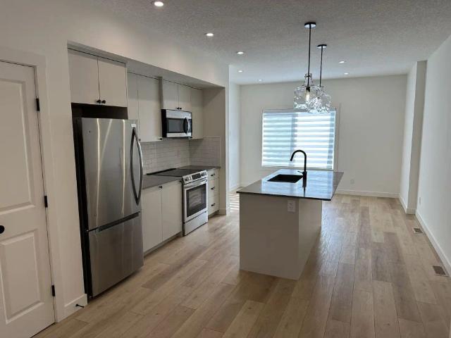 Townhouse for rent in South Calgary, Calgary